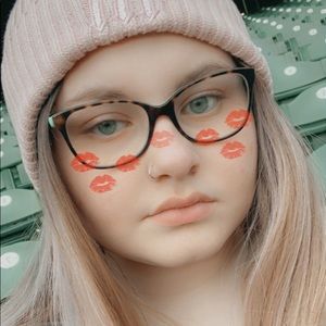 Meet your Posher, Lily